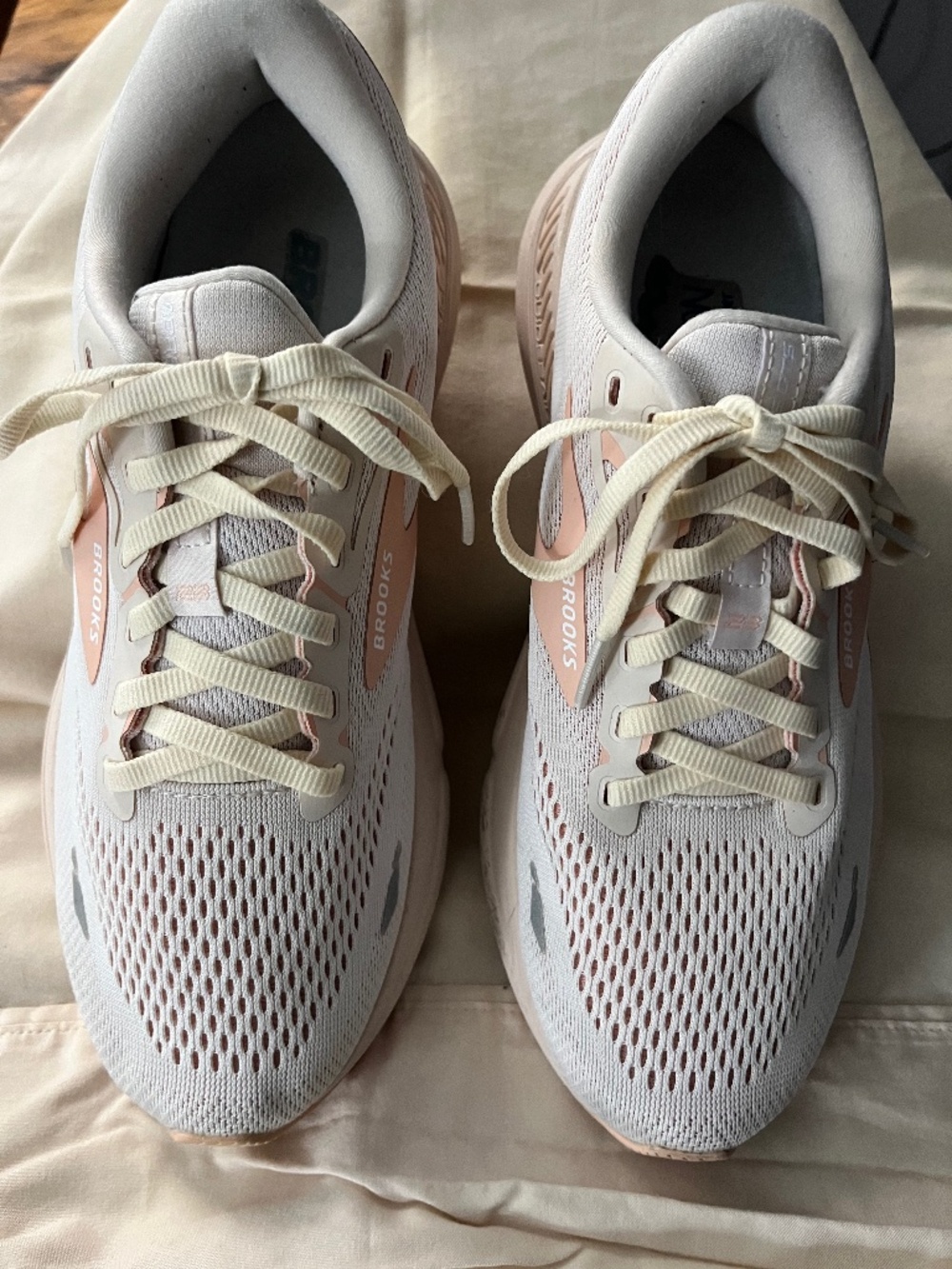 Brooks Adrenaline GTS 23 DNA Womens